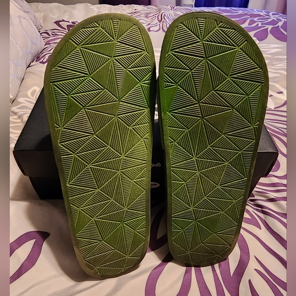 Slides - Picture 4 of 4